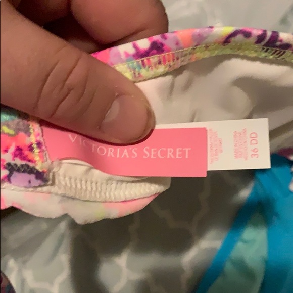 Victoria’s Secret Swim Suit. Top and two bottoms. - Picture 2 of 8